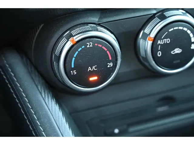 Mazda 2 Skyactiv-G 90 5MT GT-M 2019 Benzine 26