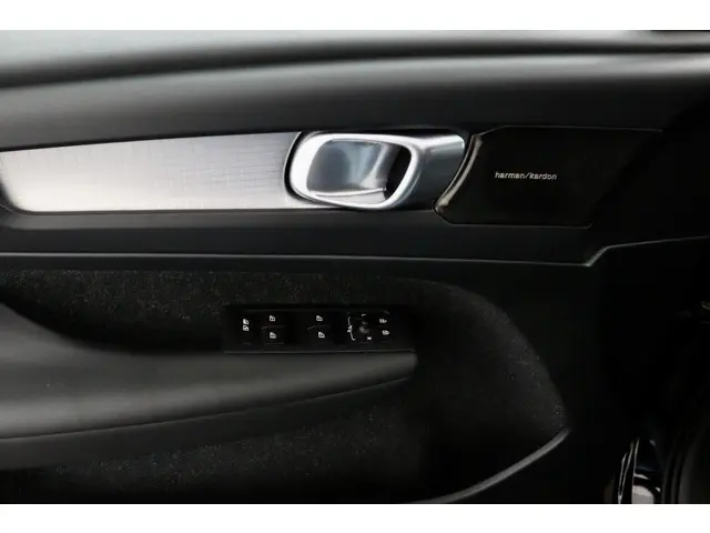 Volvo XC40 1.5 T3 Inscription zwart 2018 Benzine 30