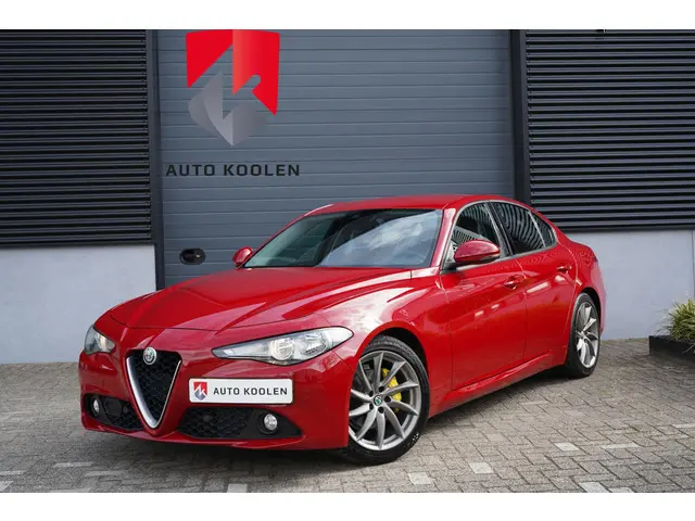 Alfa Romeo Giulia 2.0T Super 2018 Benzine