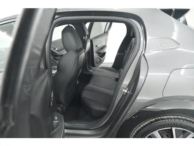 Peugeot 208 PureTech 100 GT 2023 Benzine 30