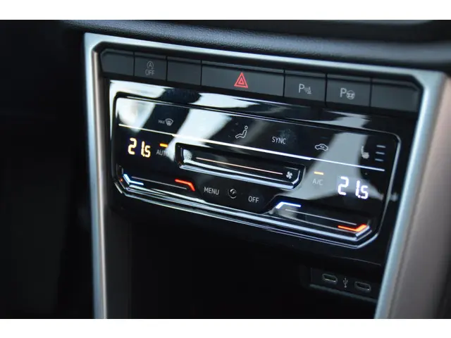 Volkswagen T-Roc 1.0 TSI Life Edition 2025 Benzine 84