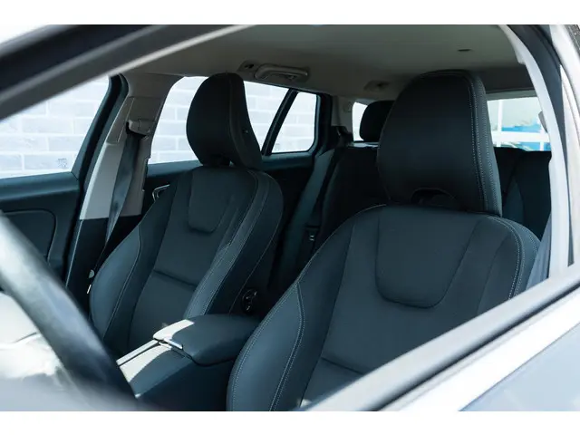 Volvo V60 T3 150 pk Momentum Automaat 2014 Benzine 12