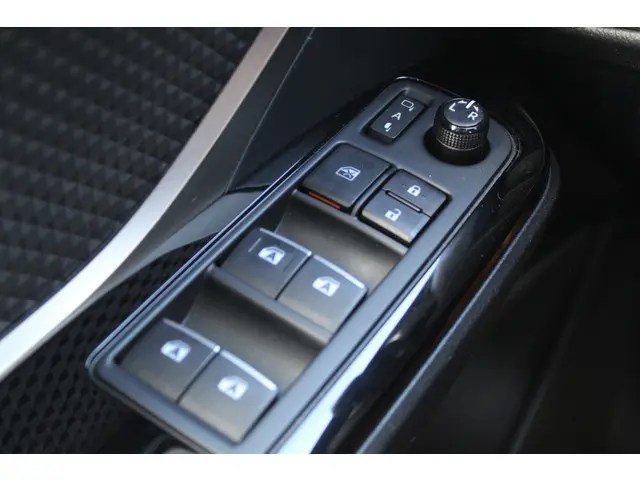 Toyota C-HR 1.8 Hybrid Dynamic 2018 Hybride Benzine 20