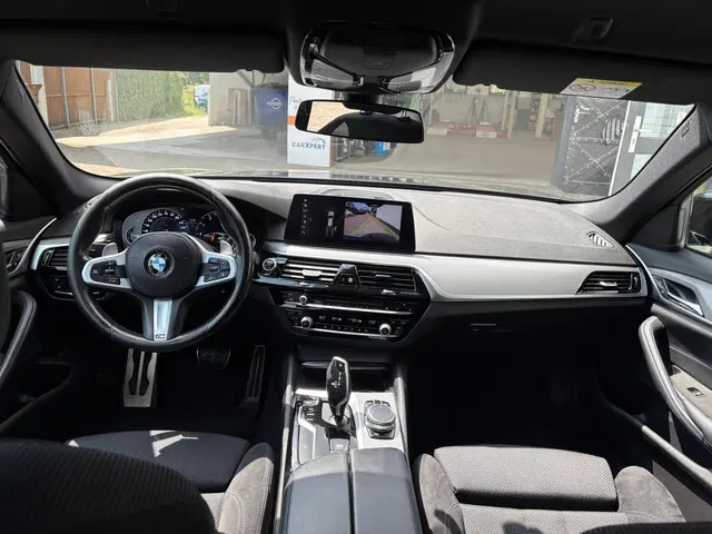 BMW 5 Serie Touring 520i High Executive 2018 Benzine 7