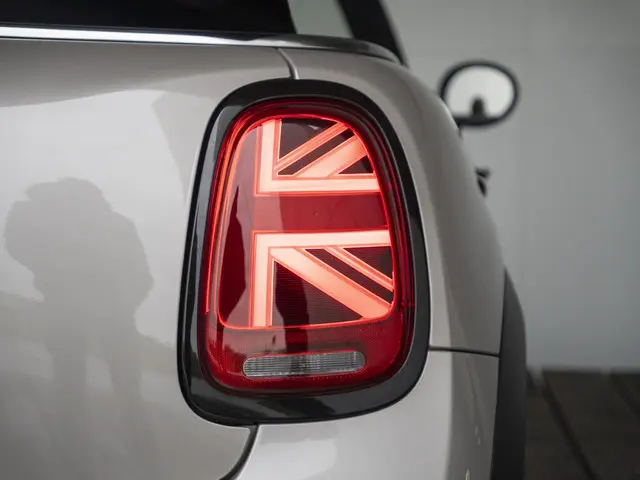 MINI Cooper Cabrio Aut. 2023 Benzine 52