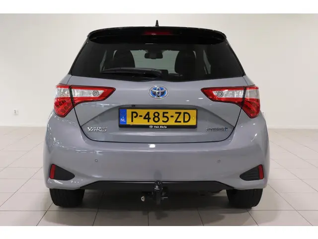 Toyota Yaris 1.5 Hybrid Bi-Tone, 2018 Hybride Benzine 4