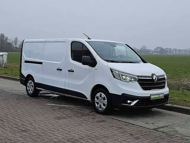Renault Trafic 2.0 DCI 2023 Diesel 4