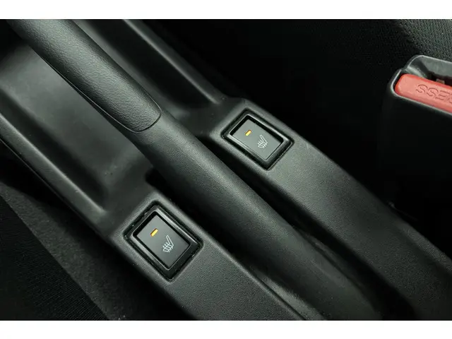 Suzuki Swift 1.2 Select Smart Hybrid 2025 Benzine 17