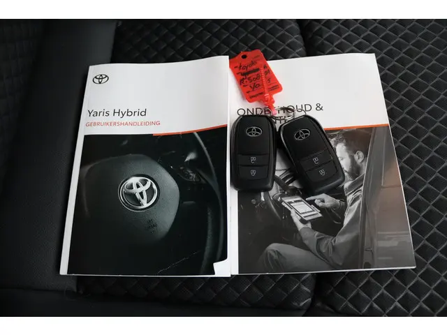 Toyota Yaris 1.5 Hybrid Executive 2022 Hybride Benzine 11