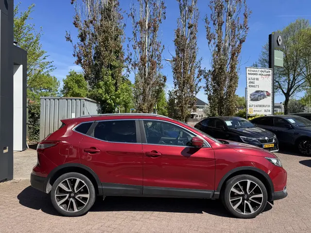 Nissan QASHQAI 1.2 Tekna+Panodak Trekhaak 2015 Benzine 4
