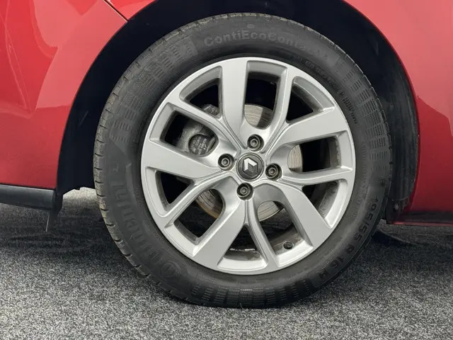 Renault Clio Estate TCe 90 Limited 2019 Benzine 17