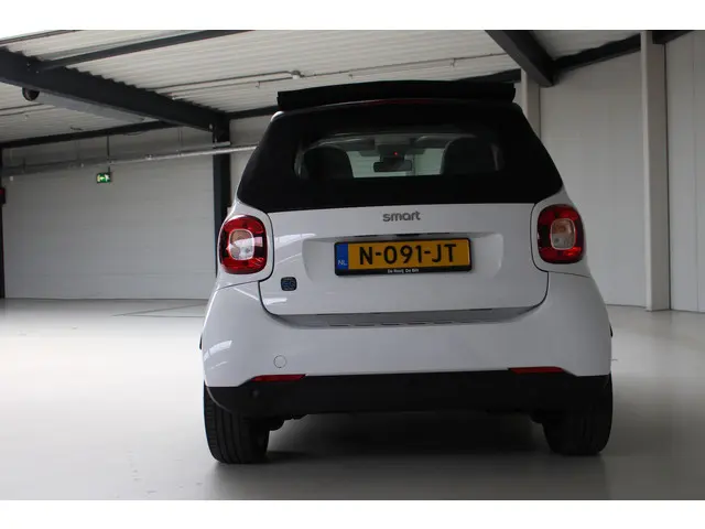 Smart Fortwo cabrio EQ Comfort 18 kWh 2021 Elektrisch 12