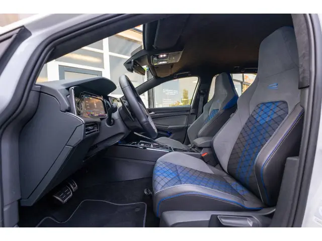Volkswagen Golf Variant R | 322 PK | 2023 Benzine 23