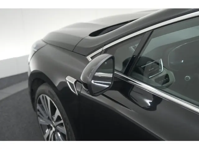 Renault Clio TCe 130 EDC Initiale Paris 2020 Benzine 22