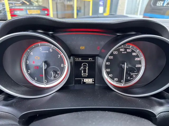 Suzuki Swift 1.2 Comfort Smart Hybrid 2023 Benzine 10