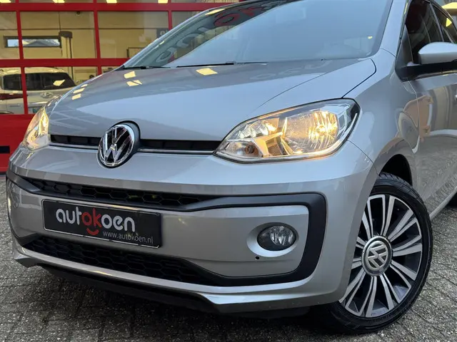 Volkswagen up! 1.0 BMT high up! 2018 Benzine 3