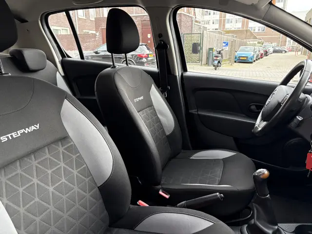Dacia Sandero Stepway 0.9 TCe Lauréate 2015 Benzine 8