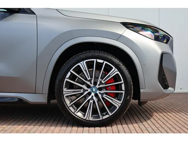 BMW X1 xDrive30e 2025 Hybride Benzine 6