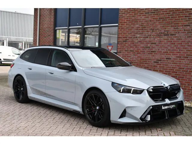 BMW M5 Touring 2025 Hybride Benzine 73