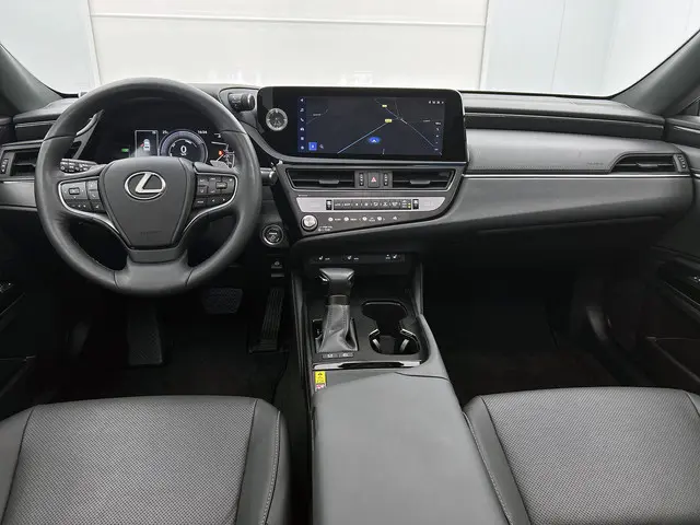 Lexus ES Luxury Line 2024 Hybride Benzine 4
