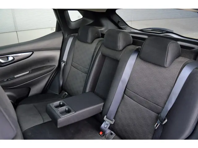 Nissan QASHQAI 1.2 Connect Edition 2015 Benzine 24