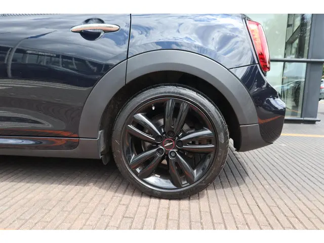 MINI 5-Deurs Cooper S 2020 Benzine 5