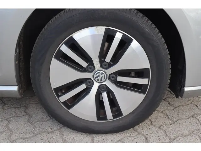 Volkswagen e-Golf e-Golf 2016 Elektrisch 13
