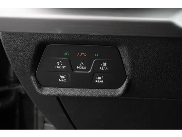 SEAT Leon 1.5 eTSI 150pk DSG FR 2020 Benzine 12