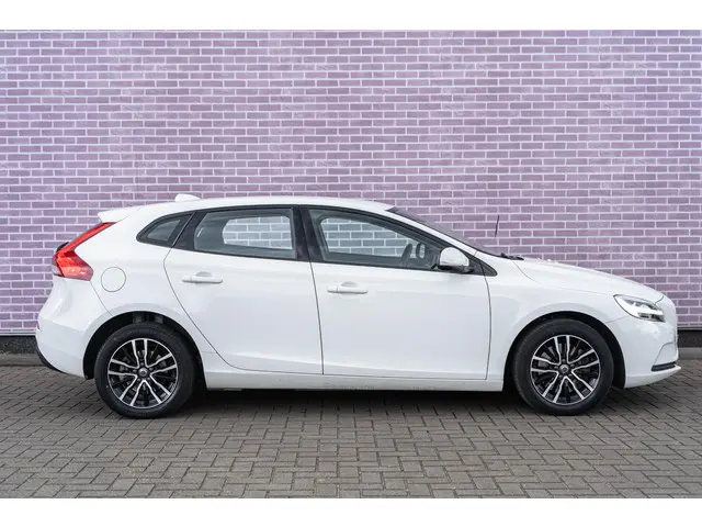 Volvo V40 1.5 T2 Polar+ 2019 Benzine 6