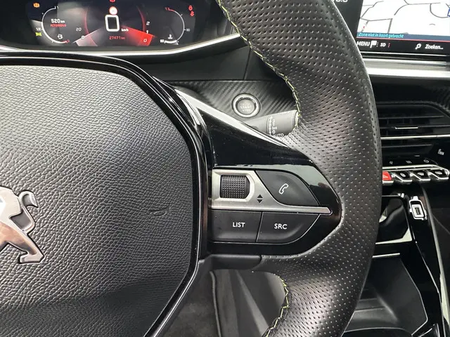 Peugeot 208 1.2 Turbo 100 PK GT Pack 2021 Benzine 17