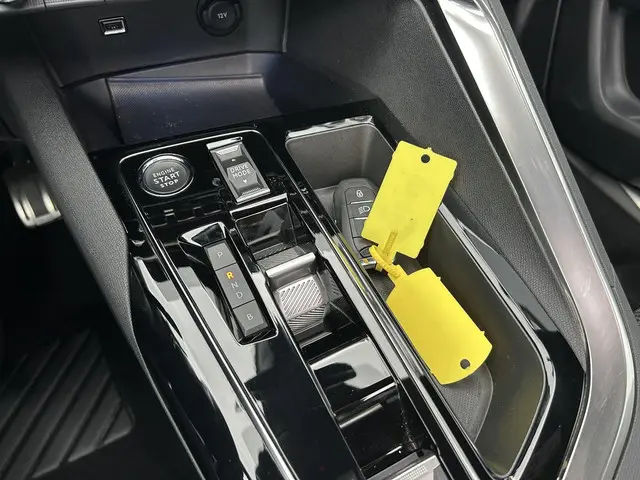 Peugeot 3008 1.6 HYbrid 225 GT 2023 Hybride Benzine 19