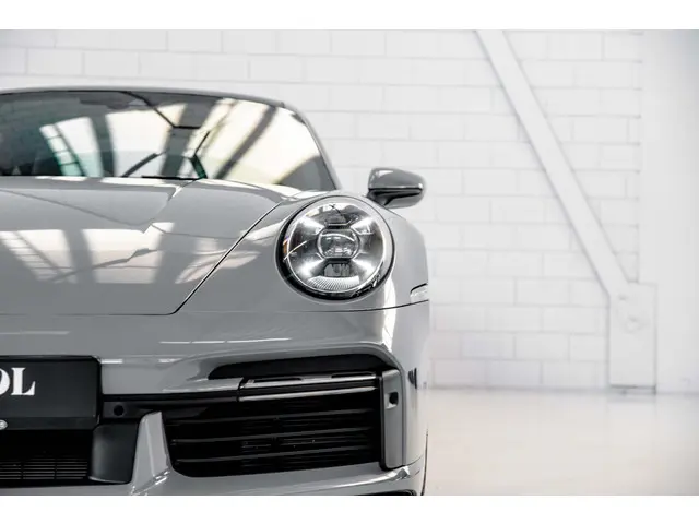 Porsche 911 Turbo S Coupé 2021 Benzine 21