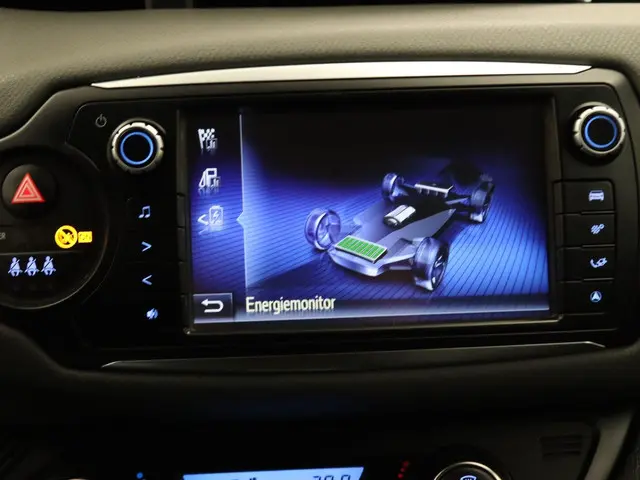 Toyota Yaris 1.5 Hybrid Aspiration 2015 Hybride Benzine 32