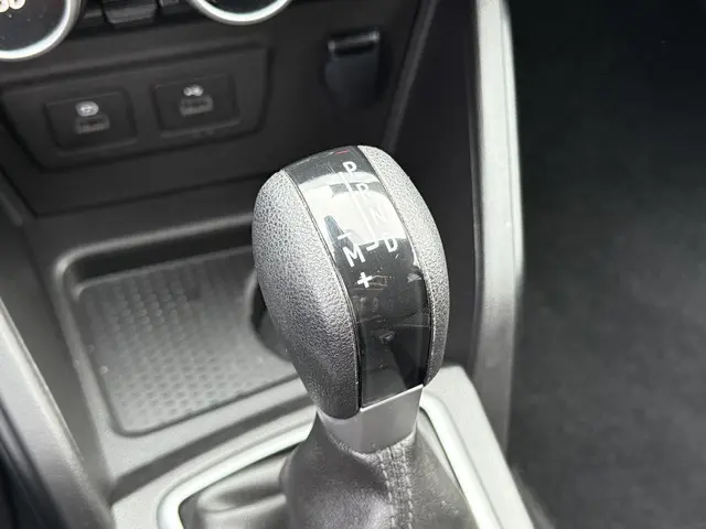 Dacia Duster TCe 150 Journey 2023 Benzine 23