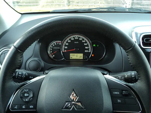 Mitsubishi Space Star 1.2 Edition AUTOMAAT 2024 Benzine 33