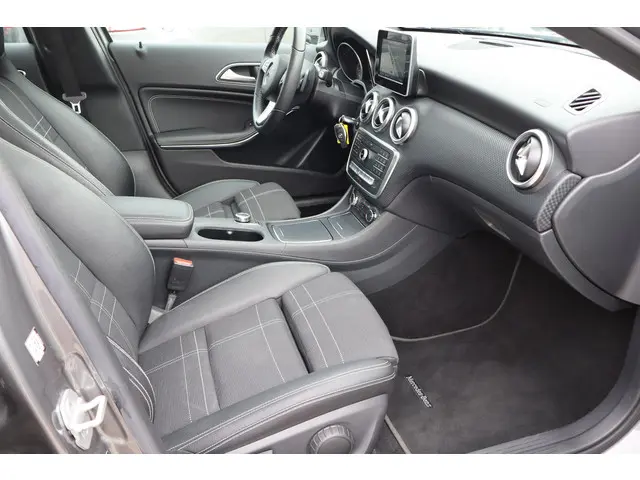 Mercedes-Benz A-Klasse 200 d Prestige 2016 Diesel 11