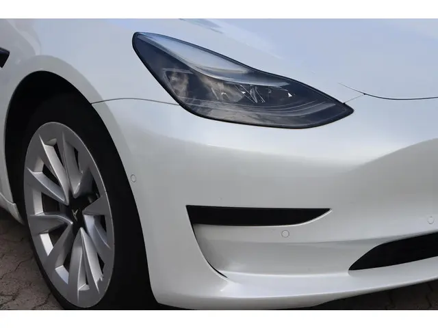 Tesla Model 3 Standard RWD Plus 60 kWh 2021 Elektrisch 15