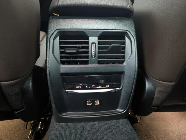 BMW 3 Serie 320e 2023 Hybride Benzine 34