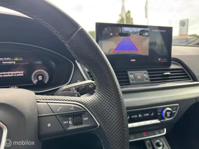 Audi Q5 55 TFSI e S edition 2022 Hybride Benzine 12