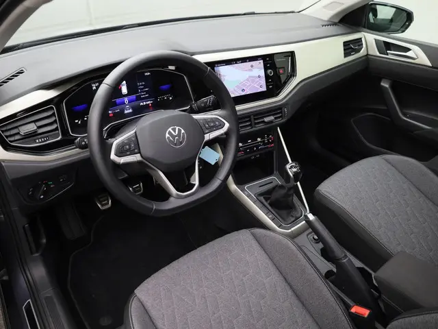 Volkswagen Polo 1.0TSI/95PK Move 2024 Benzine 16