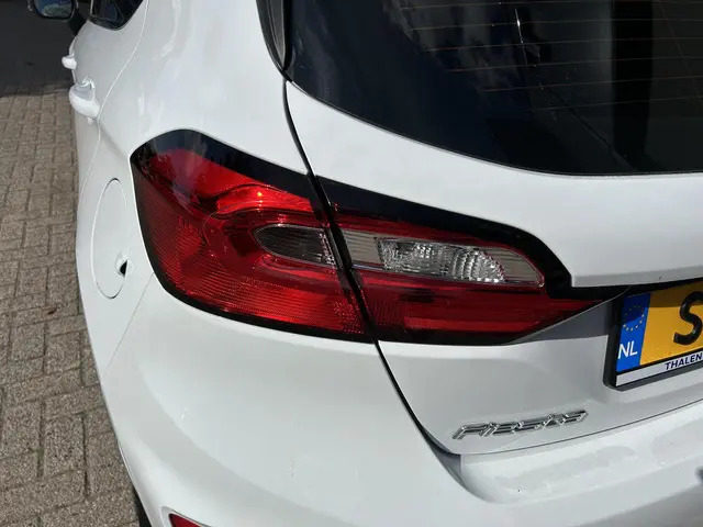 Ford Fiesta 1.0 EcoBoost Hybrid Titanium 2022 Benzine 26