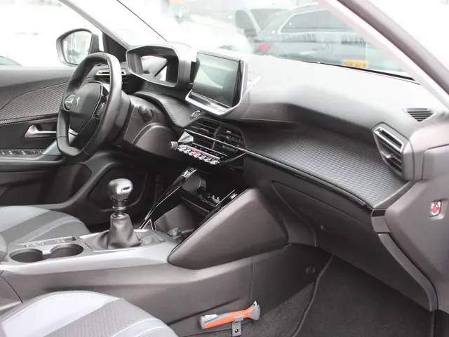 Peugeot 2008 1.2 PT Blue Lease Allure 2020 Benzine 15