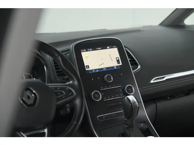 Renault Grand Scénic TCe 140 EDC Intens 2021 Benzine 55
