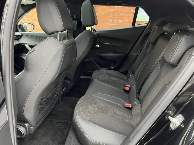 Peugeot e-2008 EV GT Pack 50 kWh 2022 Elektrisch 10