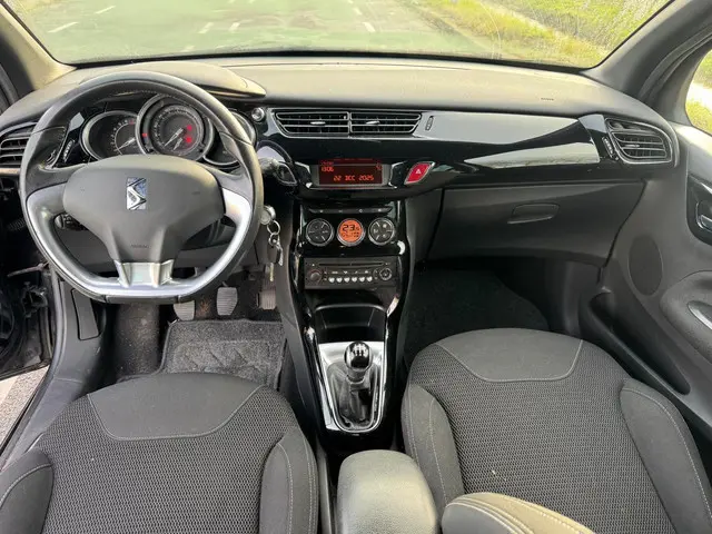 Citroën DS3 1.2 VTi So Chic / AIRCO / NAP 2012 Benzine 14