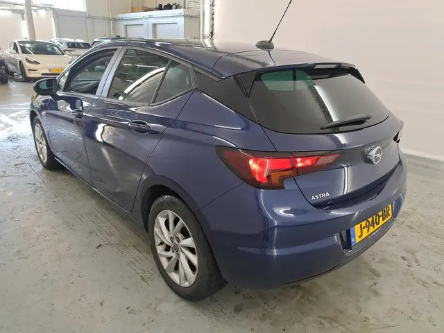 Opel Astra 1.2 Edition 2020 Benzine 2