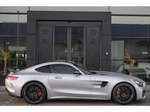 Mercedes-Benz AMG GT R 4.0 V8 585pk GTR 2018 Benzine 6