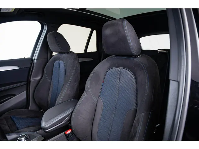 BMW X1 sDrive20i High Executive 2019 Benzine 19