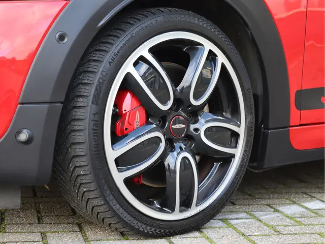 MINI Cooper Cabrio John Works Chili 2020 Benzine 12