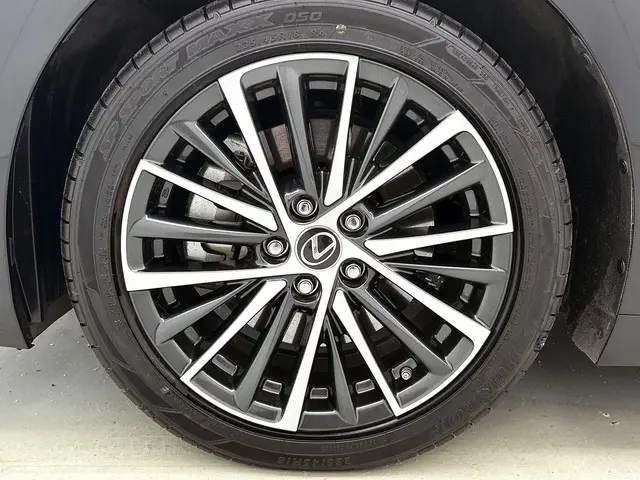Lexus ES Luxury Line 2024 Hybride Benzine 34